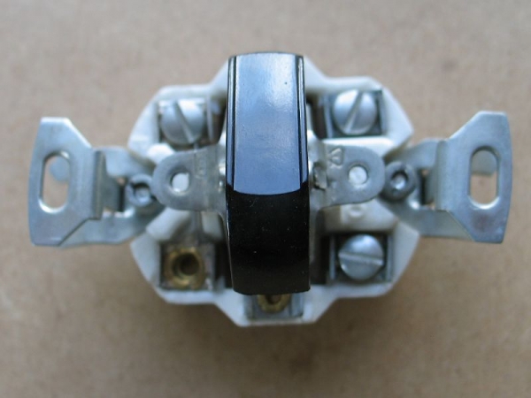 Wechselschalter, Kippschalter, Lichtschalter, Bakelit, rund, dunkel, UP, #204*