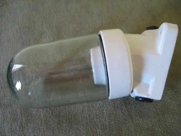 Kellerlampe, Hoflampe, Glaskolbenlampe schräger Sockel, 60-er Jahre, bis 60 Watt, #13