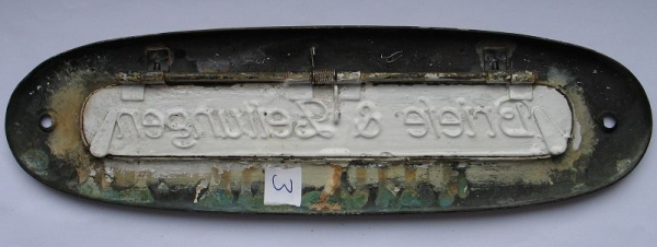 Briefe & Zeitungen, Briefschlitz aus Messingblech, um 1920, #3