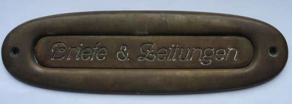 Briefe & Zeitungen, Briefschlitz aus Messingblech, um 1920, #4