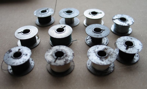 PFAFF Nähmaschine, Anleitung, Nähfüße, Spulenkapseln, Spulen