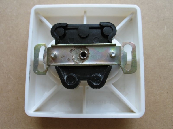 Steckdose 380 Volt, UP, hell, eckig, DDR, unbenutzt