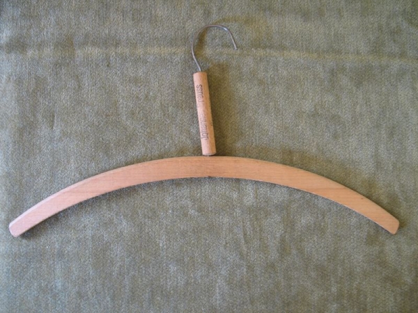 Johannes Breuss Prenzlau, Kleiderbügel