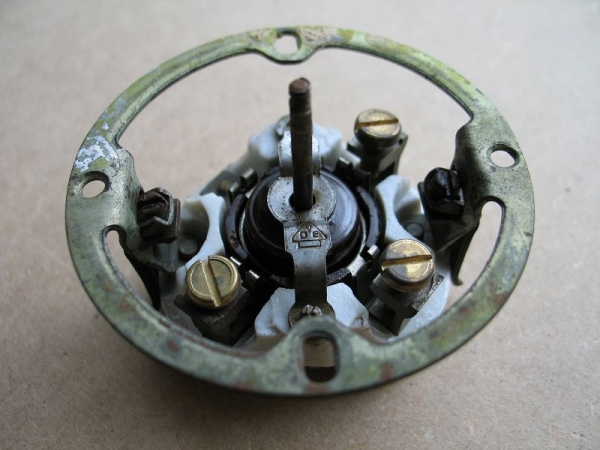 Taster, Klingelschalter, Bakelit, PRESTO, 30-er Jahre, eckig, dunkel