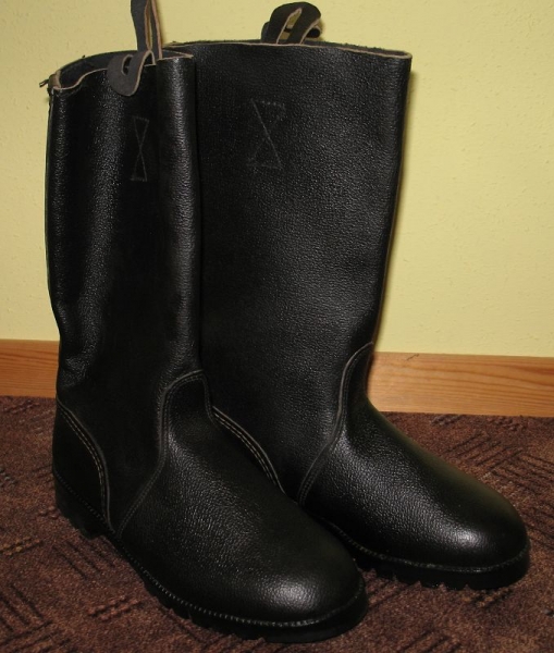 Lederstiefel aus der DDR, Größe 28, entspricht der 42, ungetragen