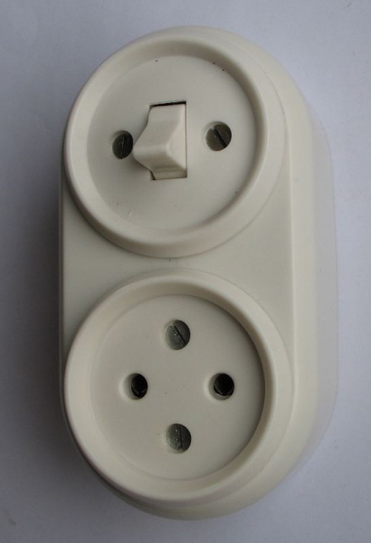 Lichtschalter- Steckdosen- Kombination, AP, Wechselschalter, #288