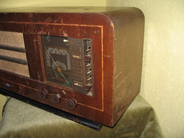 Altes Röhrenradio Tenor, CBF, Consortium des Brevets Francais Radio