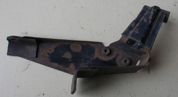 Halter aus Blech,  Ford Transit Diesel 2,4 Baujahr 1978 - 1984