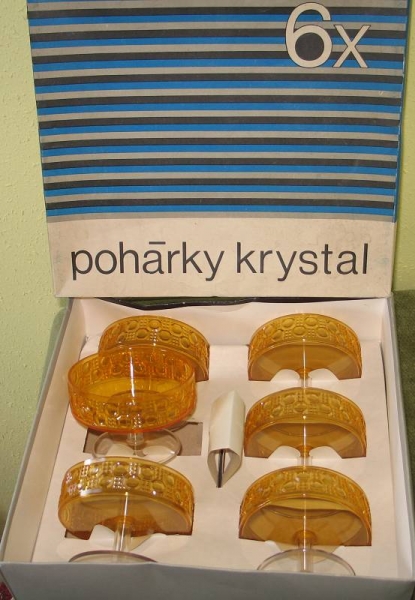 Eisbecher, Dessertschalen, Eisschalen aus DDR- Zeiten, unbenutzt