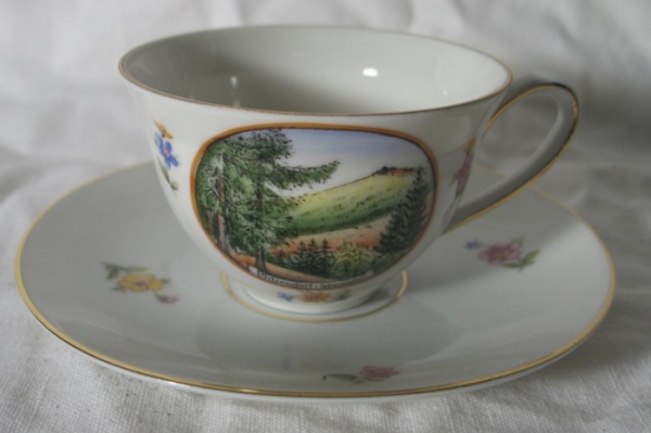 Kleine Sammeltasse Sitzendorf