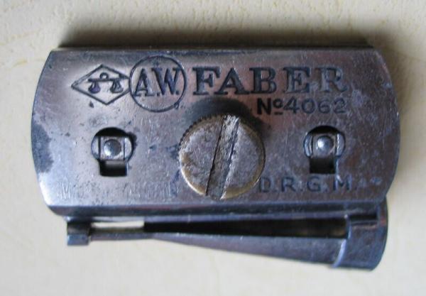 Spitzer, Bleistiftspitzer, A.W. Faber No.4062, D.R.G.M. Lineal Nestler Lahr