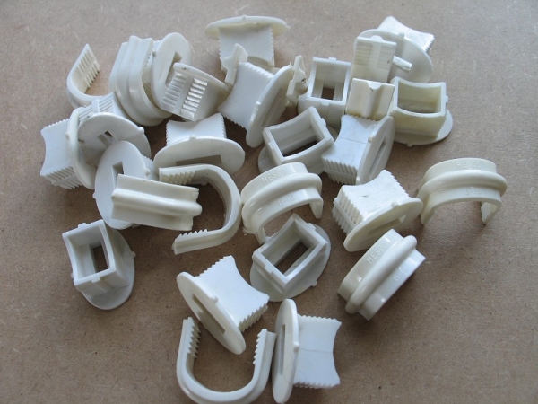 25 Kabelschellen, Feuchtraum- Rastenschellen,  HESCO 8 - 16, hell