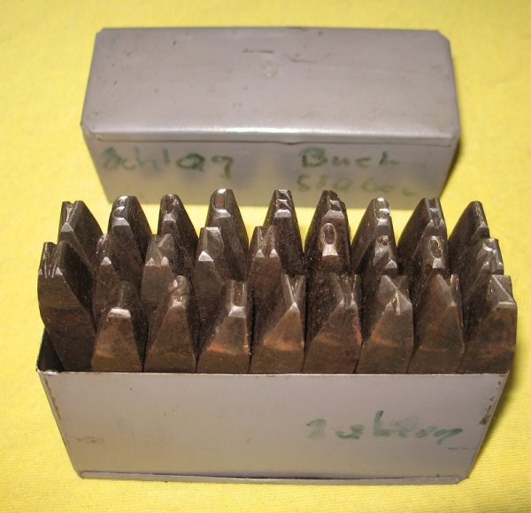Schlagbuchstaben aus DDR- Zeiten, Buchstaben groß, 9 mm