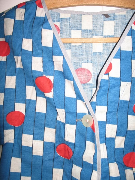 Schürze aus den 60-er Jahren, unbenutzt. Omas Schürze.