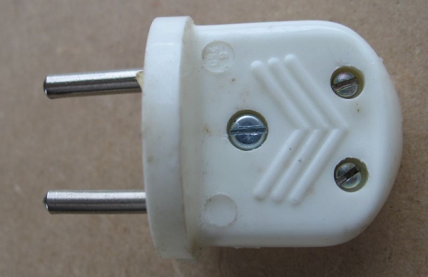 Stecker hell, DDR, unbenutzt, kein Schuko