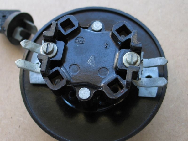 Schalter, Lichtschalter Bakelit, rund, 0 A T N, rund, dunkel, unbenutzt